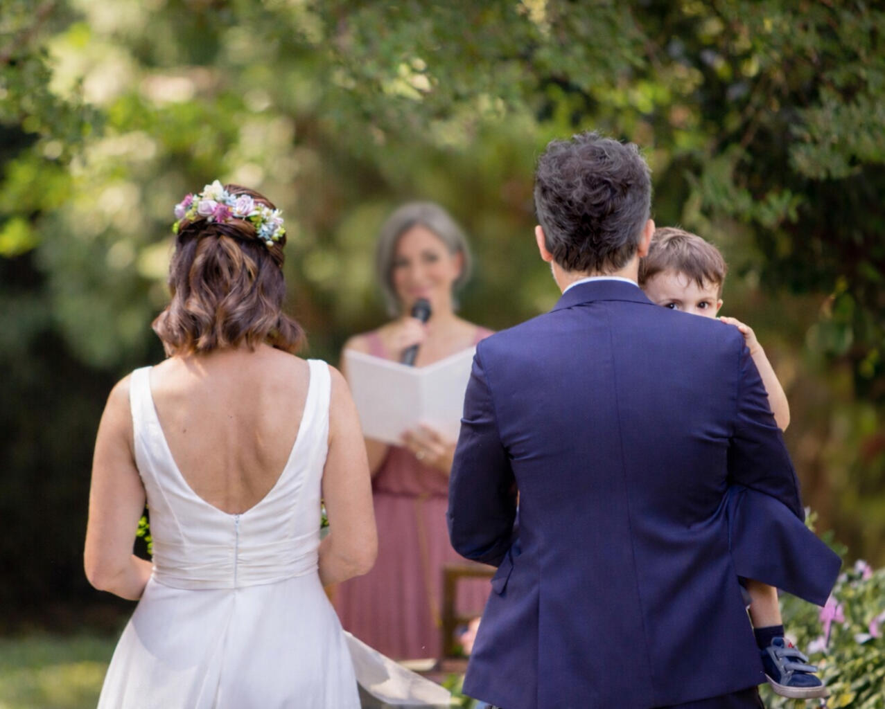 Bespoke outdoor wedding ceremony in Northern Italy - WeRite Ceremonies
